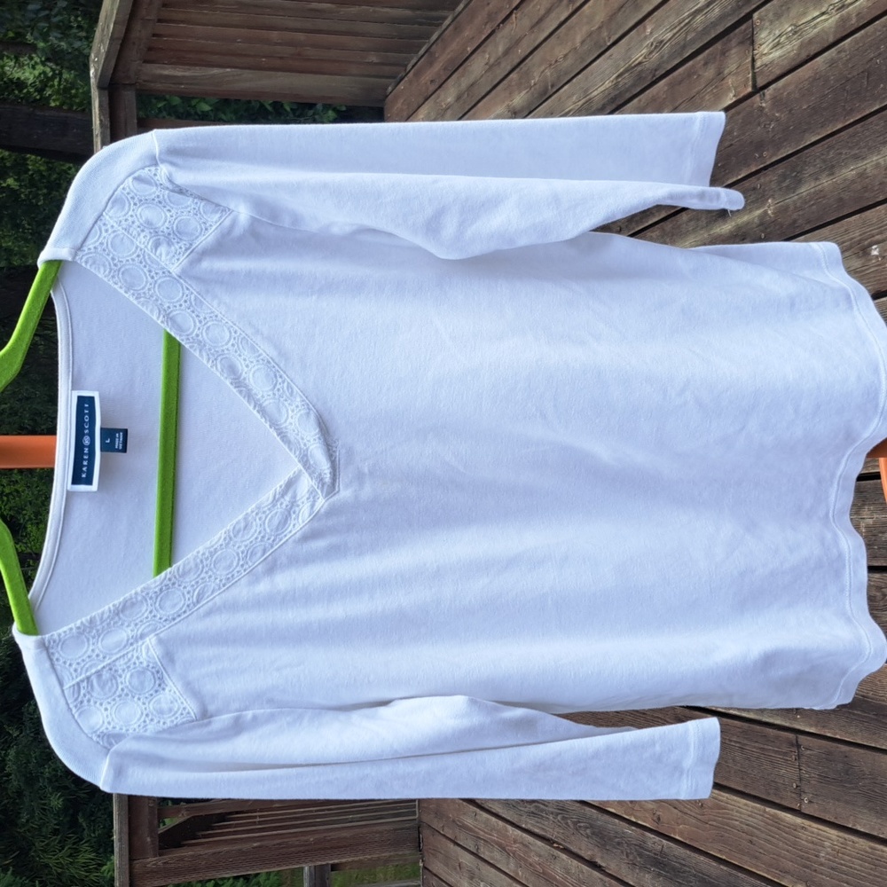 Karen Scott, cream cotton top, 3/4 sleeves, v-neck Size L.